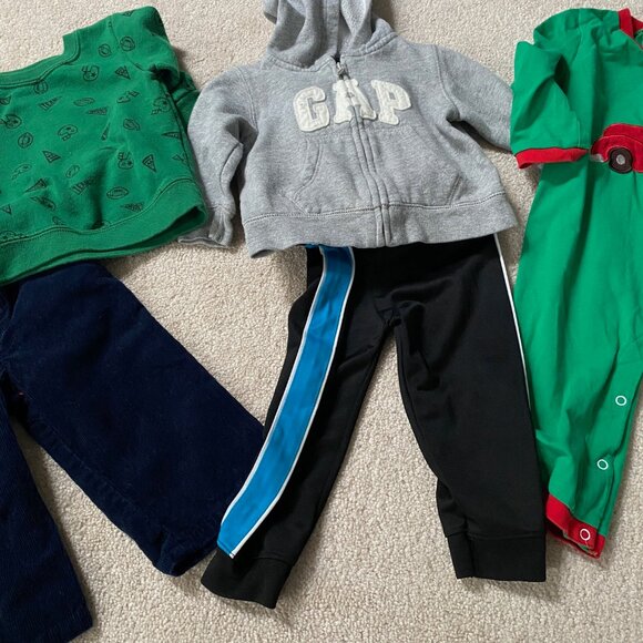 Boys  Bundle size 12 months  Christmas - Picture 4 of 7
